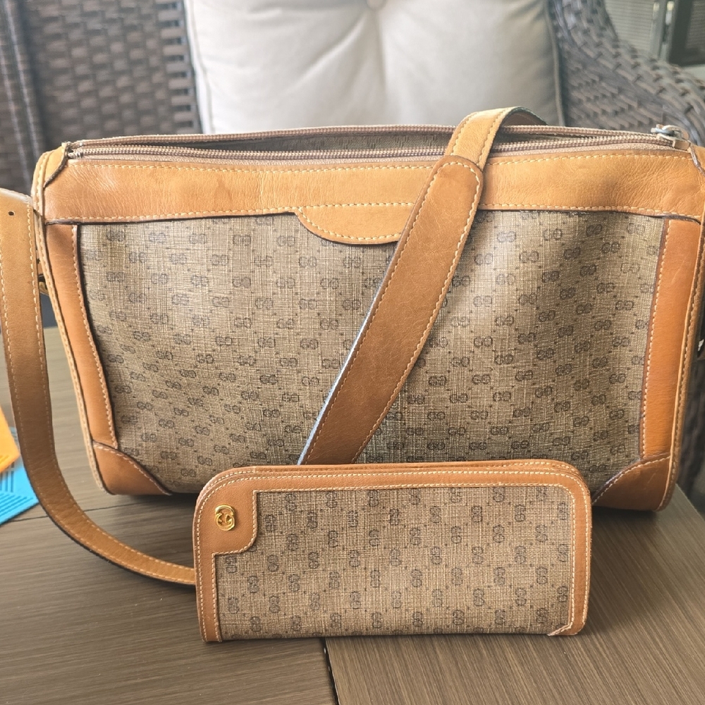 Gucci Gold and Tan Leather Vintage Bundle With Matching Eyeglass Case
